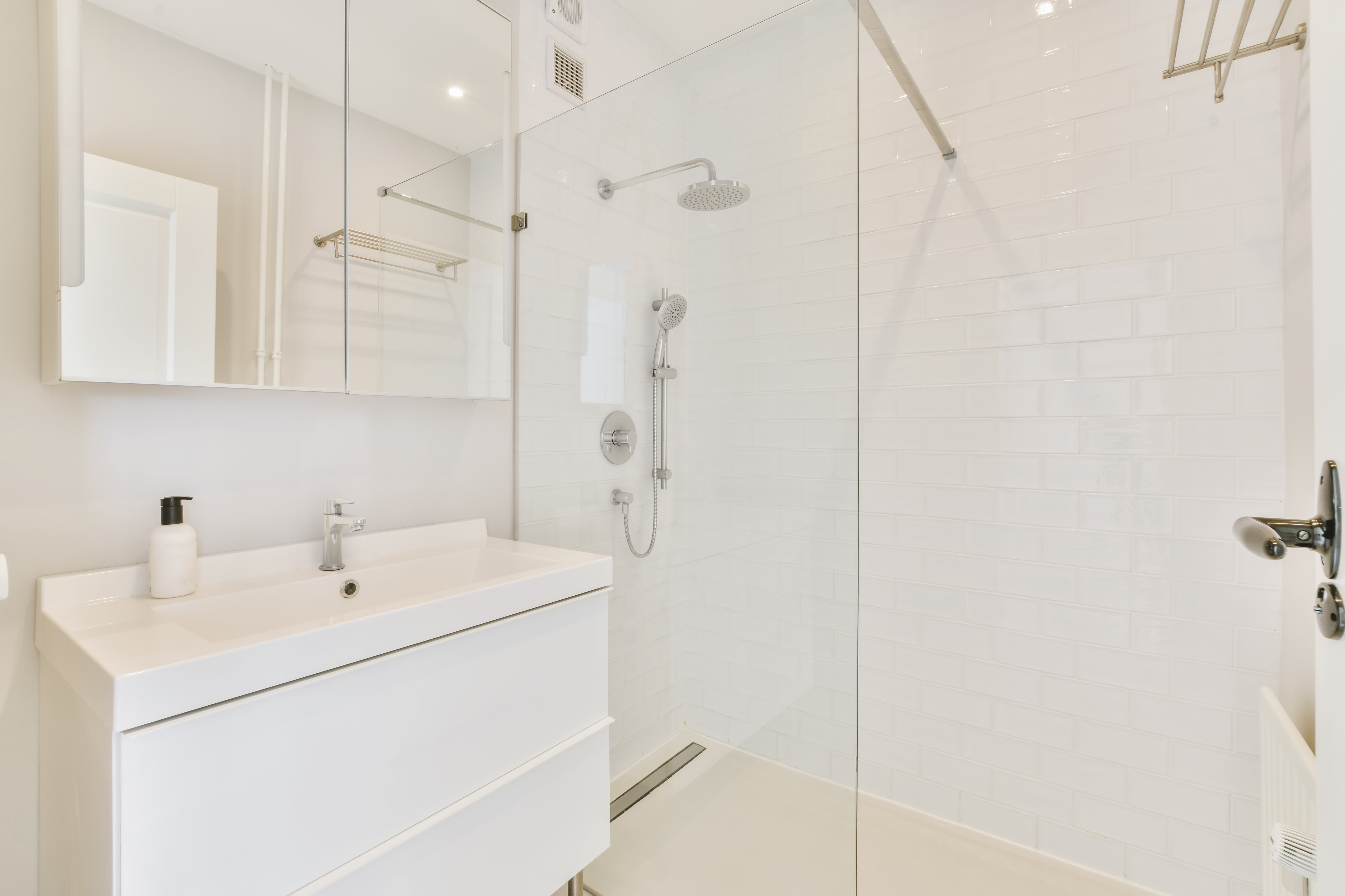 Robinet de douche pression équilibrée avec tête de douche pluie et douchette à glissière (PEX)